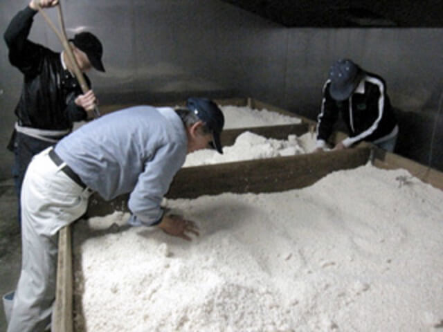 手間暇かけた製法が生む熟成醤油の深い味わい